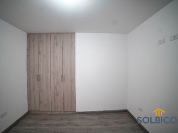 Amplia casa  de 3 pisos aplicada a crédito vip en Cuenca