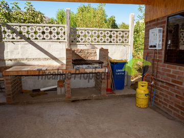 Parcela con casa, piscina y dos cabañas. Potencial turístico. Varillar, Valle del Elqui. $280 millones