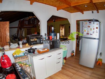 Parcela con casa, piscina y dos cabañas. Potencial turístico. Varillar, Valle del Elqui. $280 millones