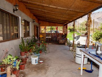 Parcela con casa, piscina y dos cabañas. Potencial turístico. Varillar, Valle del Elqui. $280 millones