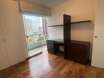 Lindo flat remodelado de 2 dormitorios en Miraflores