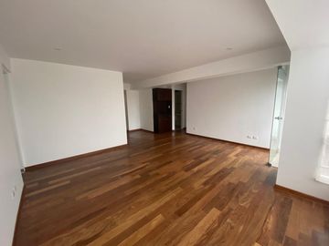 Lindo flat remodelado de 2 dormitorios en Miraflores