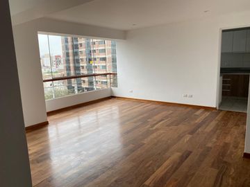 Lindo flat remodelado de 2 dormitorios en Miraflores