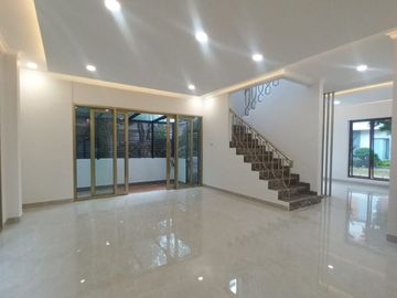 HOT SALE Rumah Modern di Discovery Bintaro Jaya 9927-SC 0811111----