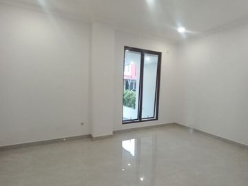 HOT SALE Rumah Modern di Discovery Bintaro Jaya 9927-SC 0811111----