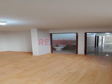 Oportunidad!! Departamento En Venta Frente A Parque En Urb, San Antonio De Carabayllo.