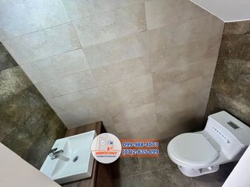 Casas VIP en Venta por Estrenar, Río Amarillo, Cuenca, C860