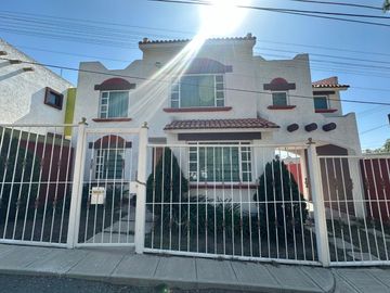 Casa familiar en venta, Colonia el Venado
