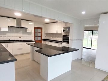 Gran Casa Como Nueva Y Con Todas Las Comodidades