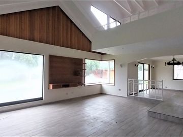 Gran Casa Como Nueva Y Con Todas Las Comodidades