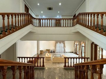RUMAH MEGAH di Jl MAS PUTIH, PERMATA HIJAU