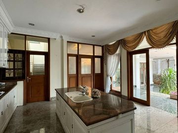 RUMAH MEGAH di Jl MAS PUTIH, PERMATA HIJAU