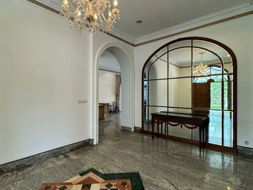 RUMAH MEGAH di Jl MAS PUTIH, PERMATA HIJAU