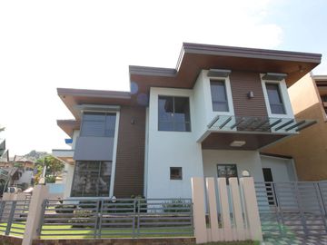 For Sale Elegant House and Lot in Antipolo with 5 Bedroom and 5 Toilet & Bath PH2316