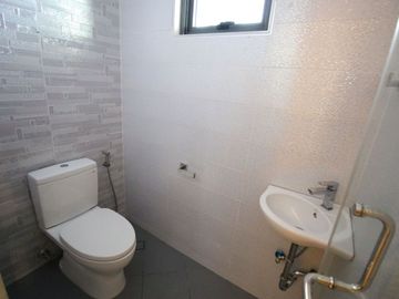 For Sale Elegant House and Lot in Antipolo with 5 Bedroom and 5 Toilet & Bath PH2316