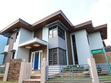 For Sale Elegant House and Lot in Antipolo with 5 Bedroom and 5 Toilet & Bath PH2316