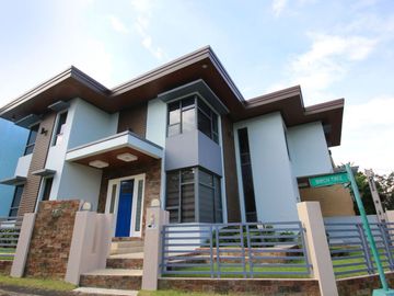 For Sale Elegant House and Lot in Antipolo with 5 Bedroom and 5 Toilet & Bath PH2316