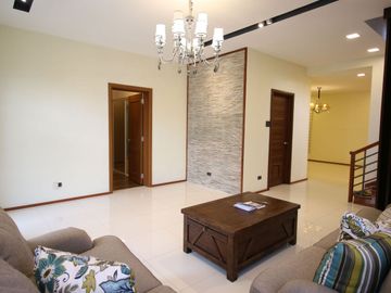 For Sale Elegant House and Lot in Antipolo with 5 Bedroom and 5 Toilet & Bath PH2316