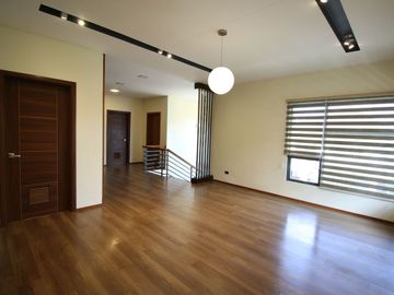For Sale Elegant House and Lot in Antipolo with 5 Bedroom and 5 Toilet & Bath PH2316