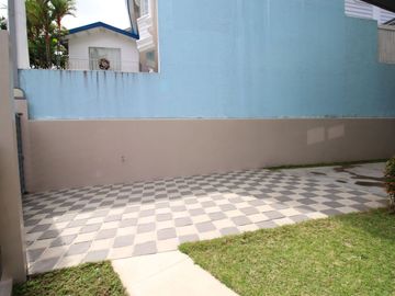 For Sale Elegant House and Lot in Antipolo with 5 Bedroom and 5 Toilet & Bath PH2316