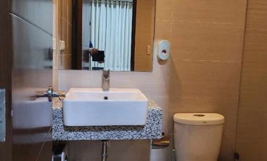 Rare Opportunity in The Florence McKinley, Taguig City! Own or Lease this Luxurious 2BR Unit! 🌞 Don't Miss Out - Inquire Now! 📞