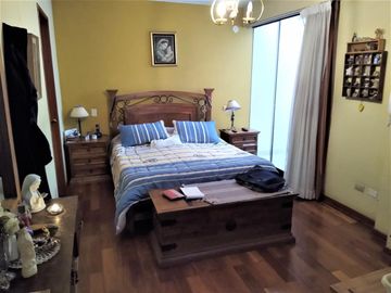 SURCO VENDO DEPARTAMENTO FLAT 1ER PISO 3+1 DORM FRENTE Y VISTA A PARQUE