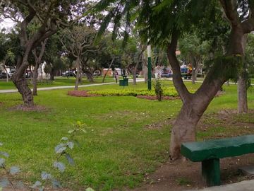 SURCO VENDO DEPARTAMENTO FLAT 1ER PISO 3+1 DORM FRENTE Y VISTA A PARQUE