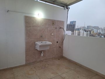 MODERNO DUPLEX DE 03 HABITACIONES (02 DORMITORIOS / 01 DEPOSITO)