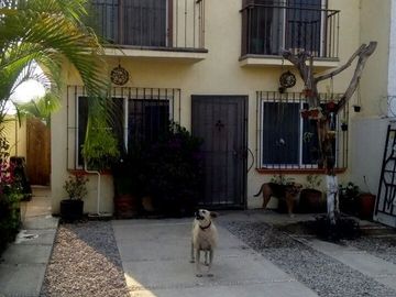 Casa en venta con alberca en Alejandria