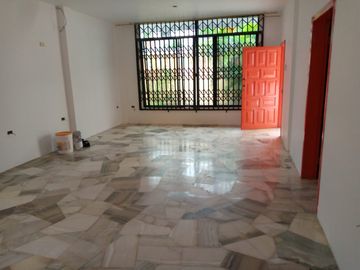 En venta casa rentera en el centro de Manta (SP)