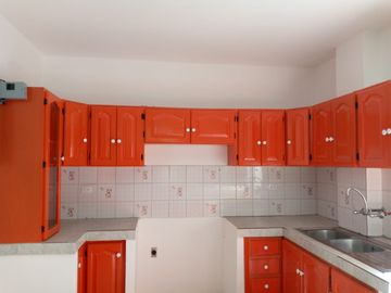 En venta casa rentera en el centro de Manta (SP)