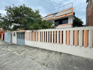 En venta casa rentera en el centro de Manta (SP)