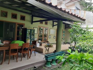 Rumah Murah di Ketintang 370 m2 Hanya 3,7 M Semi Furnish Siap Huni