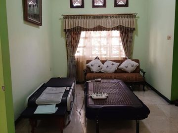 Rumah Murah di Ketintang 370 m2 Hanya 3,7 M Semi Furnish Siap Huni