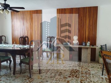 💥Amplia Casa en VENTA 💥FRACC. ALAMEDA. ideal para consultorios u oficinas