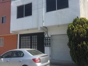 Inmueble Estratégico: Residencial y Comercial en Venta