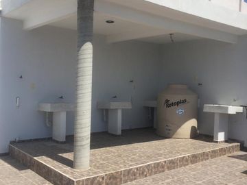 Inmueble Estratégico: Residencial y Comercial en Venta