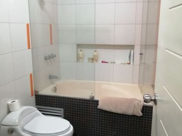 Luminoso duplex de 3 dormitorios a la venta en Surco