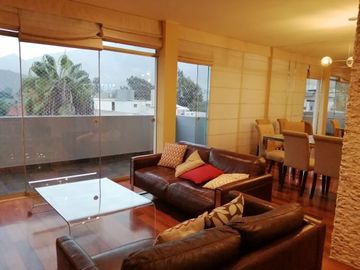 Luminoso duplex de 3 dormitorios a la venta en Surco