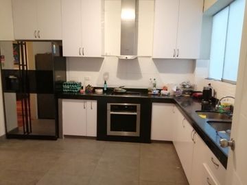 Luminoso duplex de 3 dormitorios a la venta en Surco