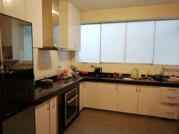 Luminoso duplex de 3 dormitorios a la venta en Surco