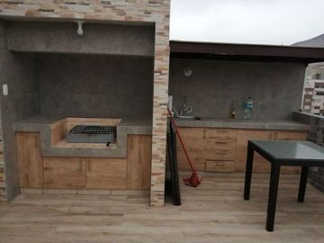 Luminoso duplex de 3 dormitorios a la venta en Surco