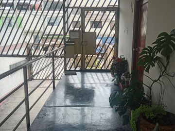 Departamento en  primer piso a una cuadra de la estacion Matellini