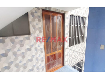 Departamento En 2Do Piso Con Hermosa Vista Al Parque + Estacionamiento /  Cerca Av. La Marina