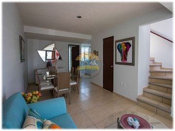 Casas con alberca, excelentes acabados