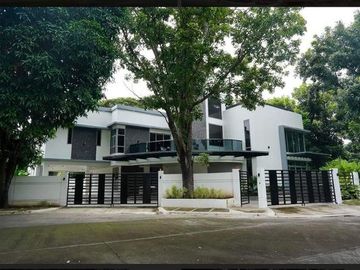 7BR House and Lot for Sale in Manila Southwoods Village, Cavite