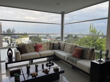 Oportunidad Precio de remate!! Espectacular casa con piscina, cancha de futbol privada. Sector Rancho San Francisco.