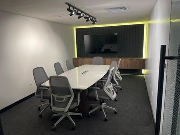 Alquiler De Moderna Oficina Inteligente De Estreno, En Edificio Pod Marcan