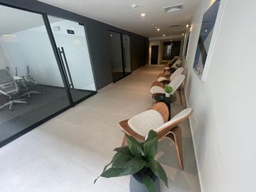 Alquiler De Moderna Oficina Inteligente De Estreno, En Edificio Pod Marcan
