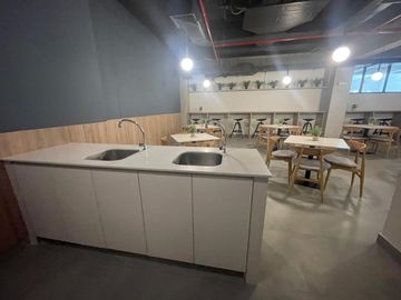 Alquiler De Moderna Oficina Inteligente De Estreno, En Edificio Pod Marcan